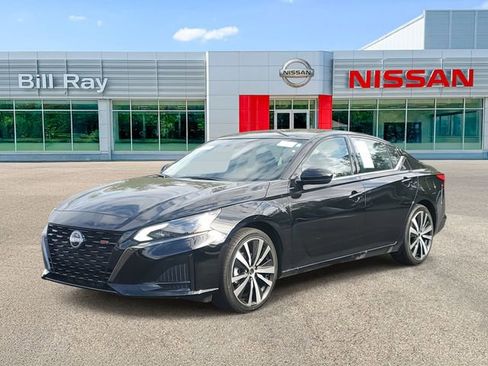 Used 2025 Nissan Altima 2.5 SR image 2