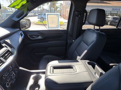 Used 2024 Chevrolet Suburban LT image 17