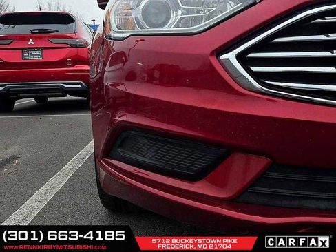 Used 2017 Ford Fusion SE w/ Fusion SE Technology Package image 10