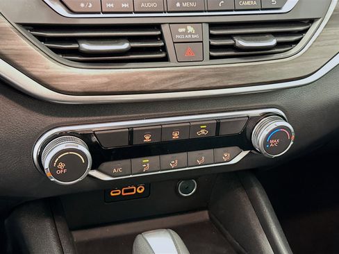 Used 2025 Nissan Altima 2.5 SV image 23