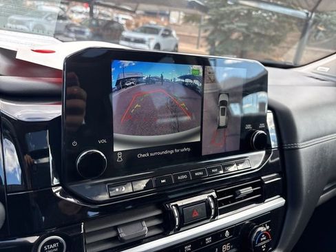 Used 2024 Nissan Pathfinder Platinum w/ Cargo Package image 31