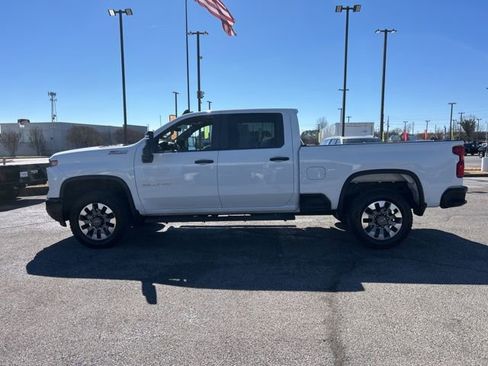 Used 2024 Chevrolet Silverado 2500 Custom w/ Custom Convenience Package image 6