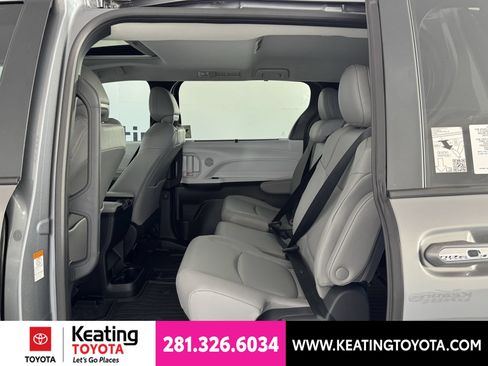 New 2026 Toyota Sienna XLE FWD image 6