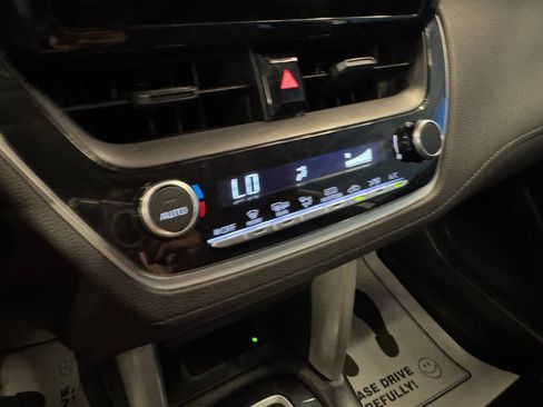 Used 2024 Toyota Corolla Cross LE FWD image 15