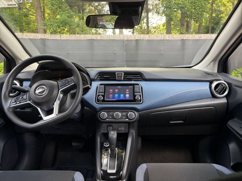Used 2025 Nissan Versa SV FWD image 31