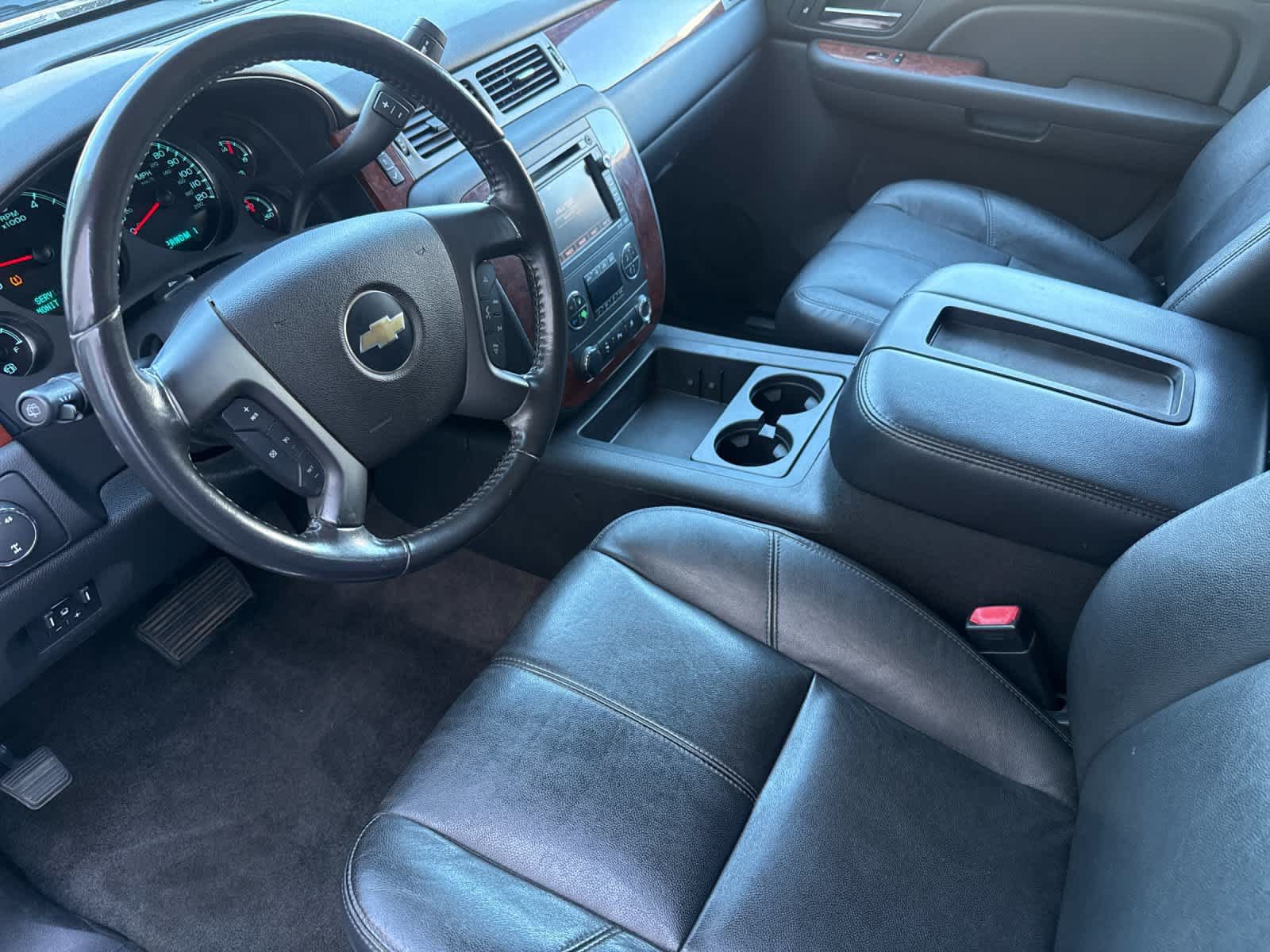 Used 2009 Chevrolet Suburban 2500 LT AWD/4WD image 11
