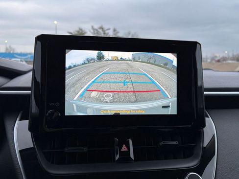 Used 2025 Toyota Corolla LE image 23