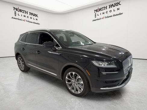 Used 2023 Lincoln Nautilus Reserve w/ Luxury Package AWD/4WD image 7