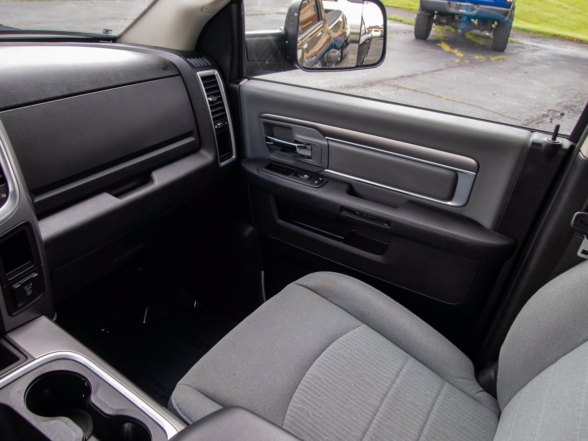 Used 2023 RAM 1500 Classic SLT w/ Trailer & Traction Group RWD image 15