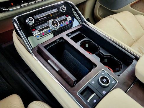 Used 2020 Lincoln Navigator Reserve w/ Equipment Group 208A Reserve image 16