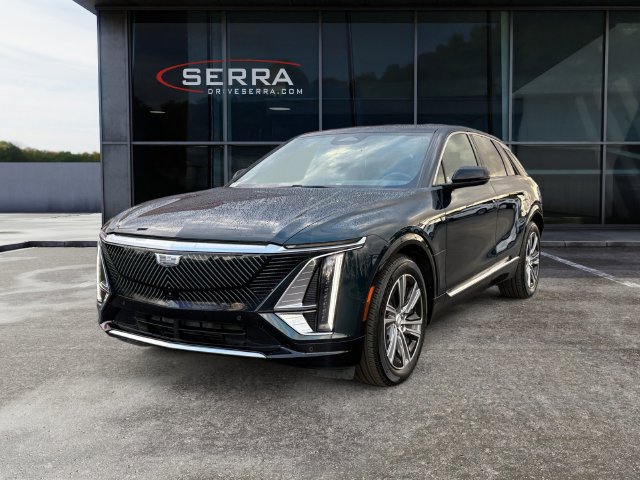 Used 2024 Cadillac Lyriq Luxury w/ LPO, Floor Liner Package AWD/4WD image 1