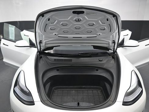 Used 2022 Tesla Model 3 Long Range AWD/4WD image 40