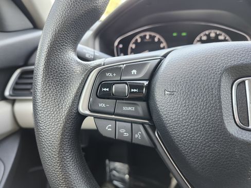 Used 2018 Honda Accord LX image 32