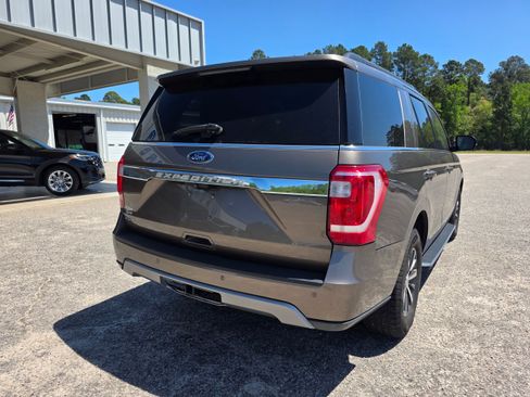 Used 2019 Ford Expedition XLT w/ Equipment Group 202A image 5