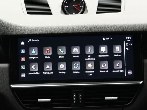 Certified 2023 Porsche Cayenne Platinum Edition AWD/4WD image 21
