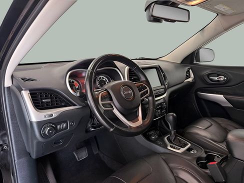 Used 2018 Jeep Cherokee Trailhawk w/ Quick Order Package 27L AWD/4WD image 14
