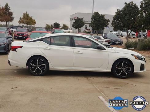 Certified 2024 Nissan Altima 2.5 SR image 4