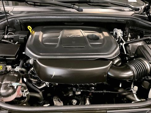 Used 2021 Jeep Grand Cherokee Laredo AWD/4WD image 31