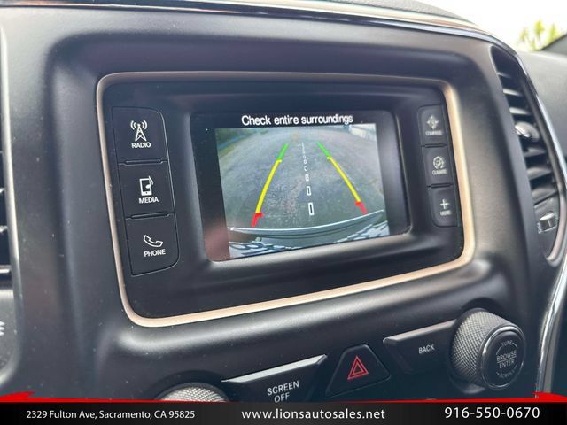 Used 2017 Jeep Grand Cherokee Limited RWD image 21