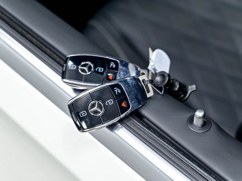 Used 2024 Mercedes-Benz Maybach GLS 600 4MATIC image 89