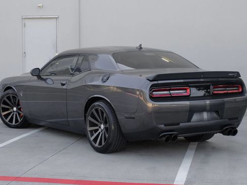 Used 2020 Dodge Challenger SRT Hellcat w/ Plus Package RWD image 15