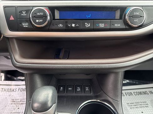 Used 2019 Toyota Highlander Limited image 23