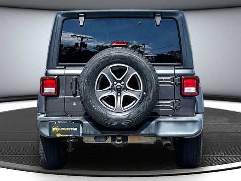 Used 2019 Jeep Wrangler Unlimited Sport S AWD/4WD image 5