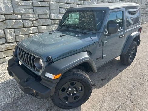 Used 2025 Jeep Wrangler Sport AWD/4WD image 1