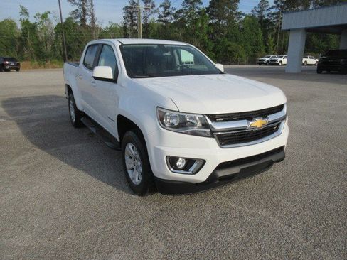 Used 2017 Chevrolet Colorado LT w/ LT Convenience Package image 4