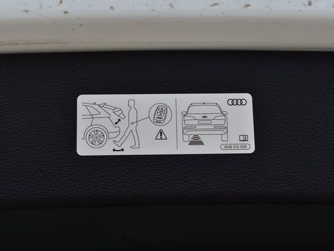 Used 2025 Audi Q7 3.0T Premium Plus image 33