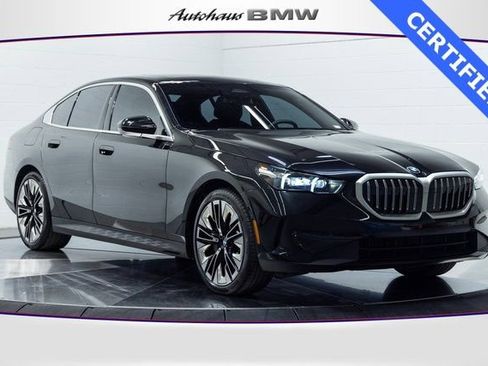 Certified 2025 BMW 530i image 1