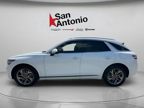 Used 2025 Genesis GV70 2.5T AWD/4WD image 8