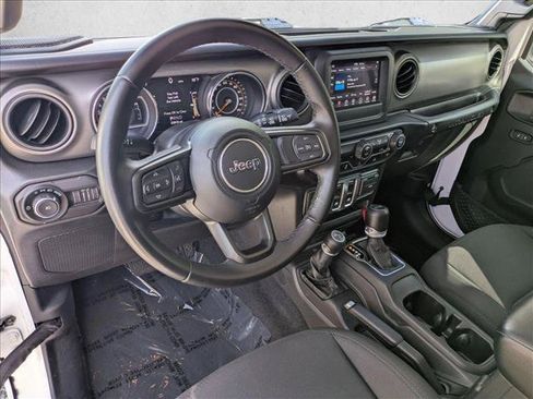 Used 2022 Jeep Wrangler Sport AWD/4WD image 10