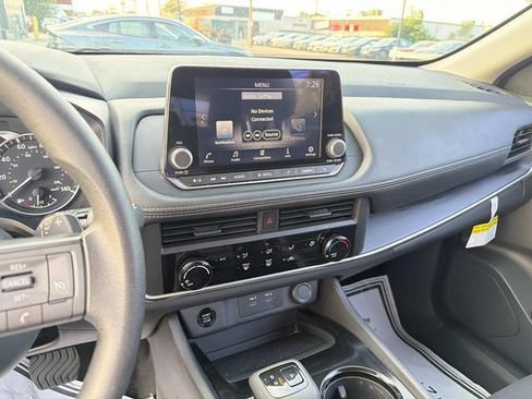 Used 2025 Nissan Rogue S AWD/4WD image 21