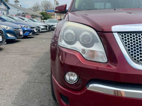 Used 2011 GMC Acadia Denali image 2