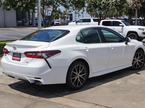 Used 2023 Toyota Camry SE FWD image 2