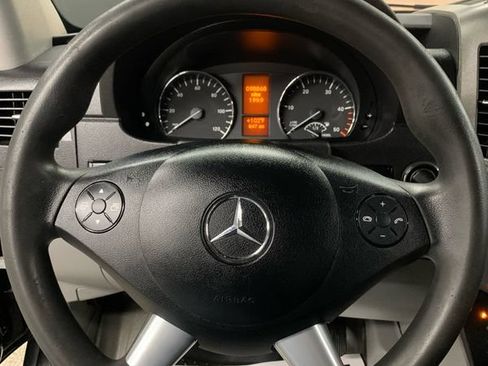 Used 2014 Mercedes-Benz Sprinter 2500 image 12