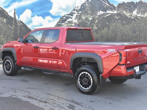 Used 2025 Toyota Tacoma TRD Off-Road image 10