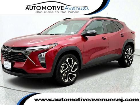 Used 2024 Chevrolet Trax RS w/ Driver Confidence Package FWD image 1