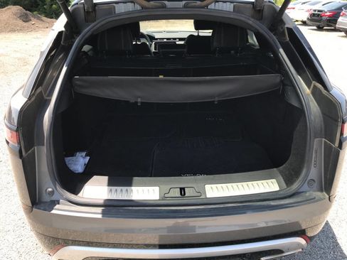 Used 2018 Land Rover Range Rover Velar R-Dynamic SE image 32