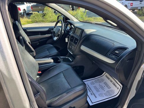 Used 2019 Dodge Grand Caravan GT image 16