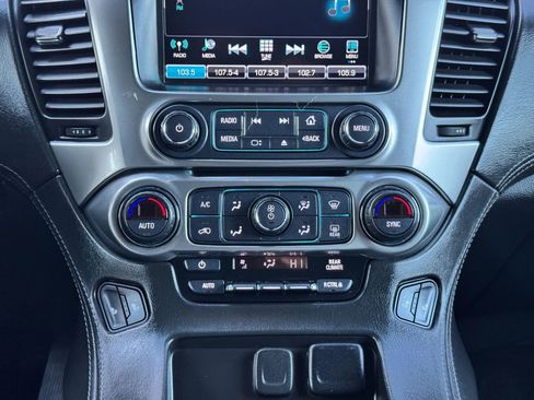 Used 2019 Chevrolet Suburban LT image 27