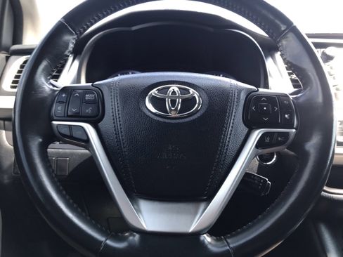 Used 2018 Toyota Highlander Limited image 31