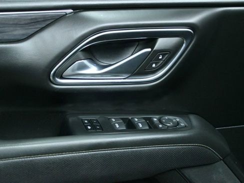 Used 2023 GMC Yukon XL SLT w/ SLT Luxury Package AWD/4WD image 14
