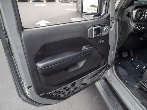 Used 2019 Jeep Wrangler Sport AWD/4WD image 16