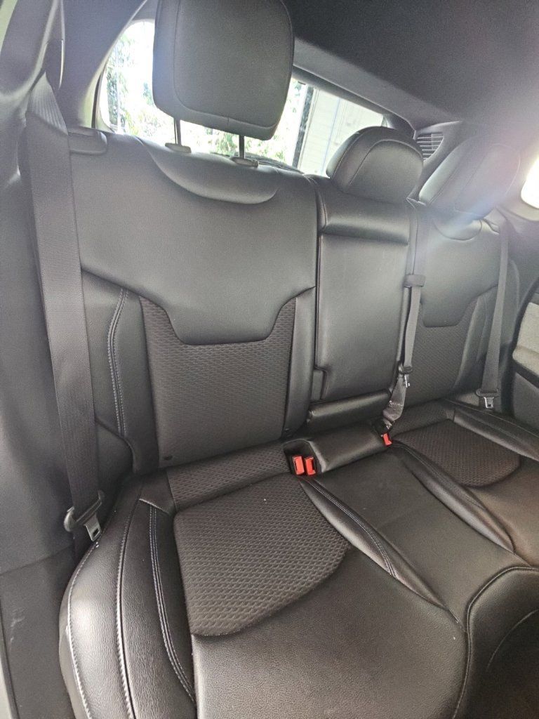 Used 2024 Jeep Compass Latitude AWD/4WD image 18