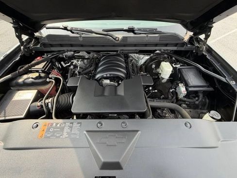 Used 2017 Chevrolet Silverado 1500 LTZ Z71 w/ LTZ Plus Package AWD/4WD image 18