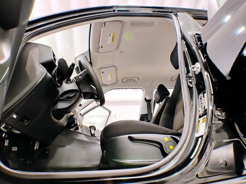 Used 2021 Hyundai Venue SE image 45