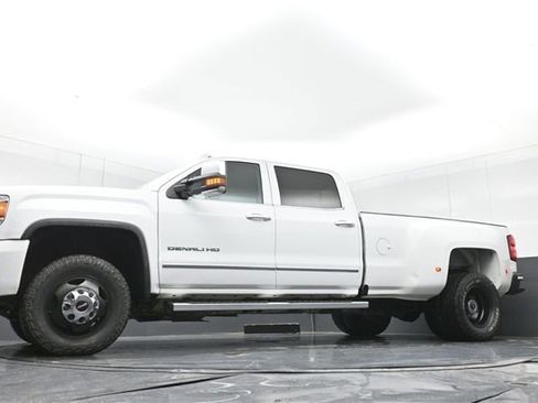 Used 2018 GMC Sierra 3500 Denali w/ Duramax Plus Package image 44