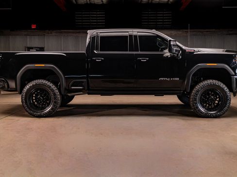 Used 2026 GMC Sierra 2500 AT4 w/ AT4 Premium Plus Package AWD/4WD image 10